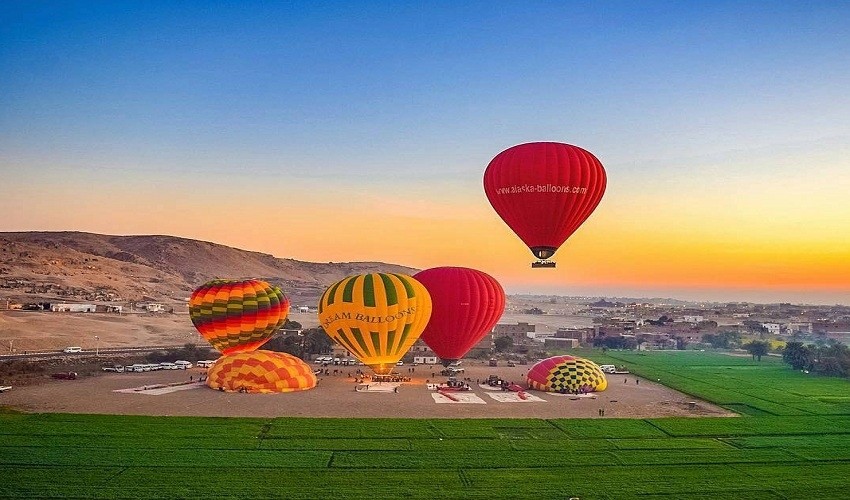 tour-listing-details-slide