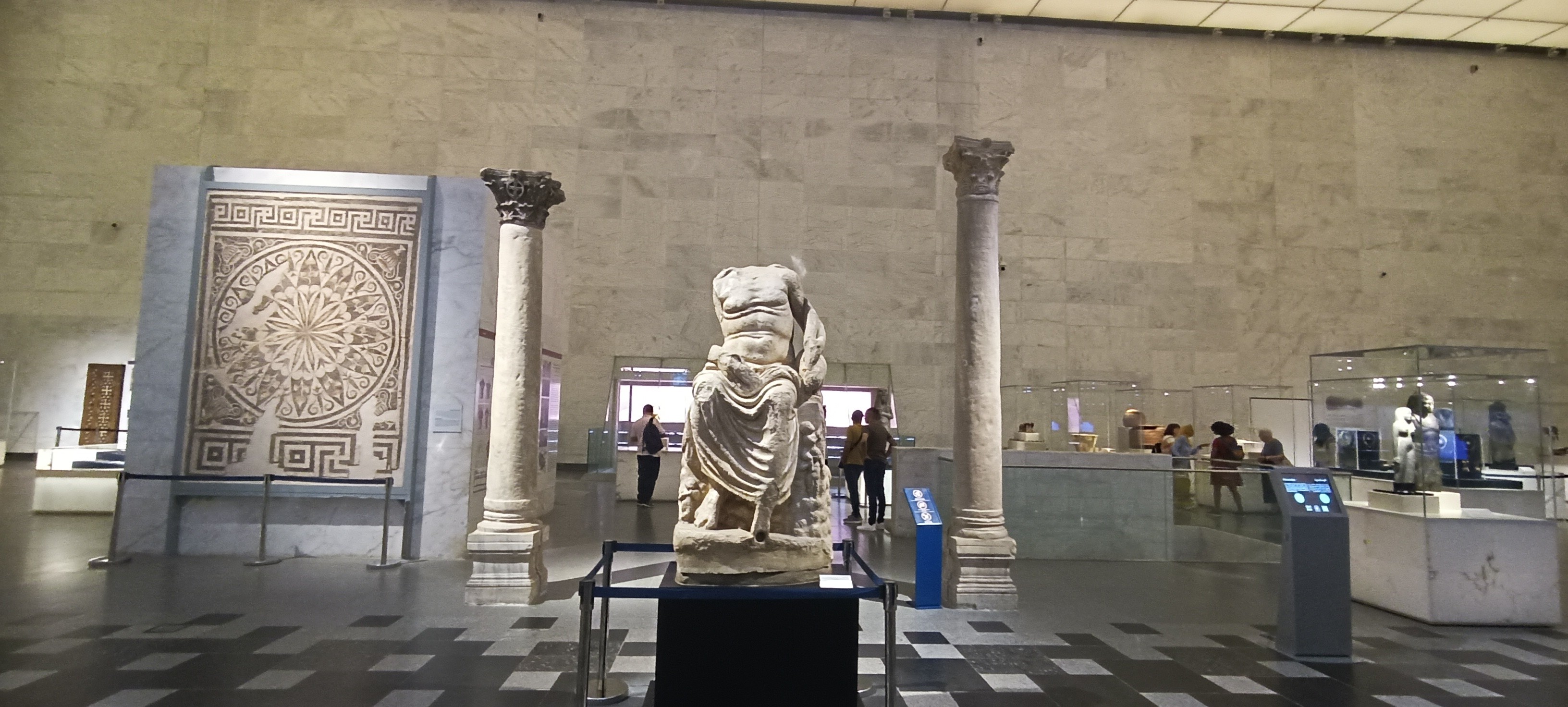 tour-listing-details-slide