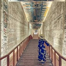 tour-listing-details-slide